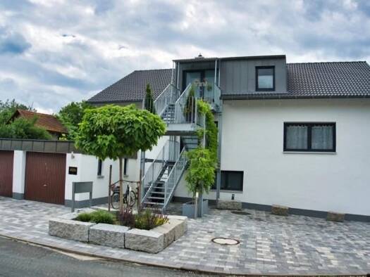 Wohnung zur Miete 1.950 € 5 Zimmer 140 m² Geschoss EG/2 frei ab 01.06.2026 Uttenreuth 91080