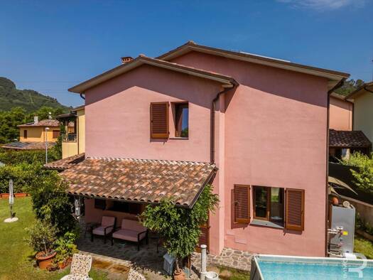 Villa zum Kauf 298.000 € 2 Zimmer 130 m² 400 m² Grundstück frei ab sofort Bagni di Lucca 55022
