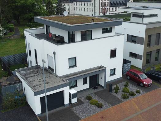 Einfamilienhaus zum Kauf 1.150.000 € 8 Zimmer 310 m² 398 m² Grundstück Limburg Limburg 65549