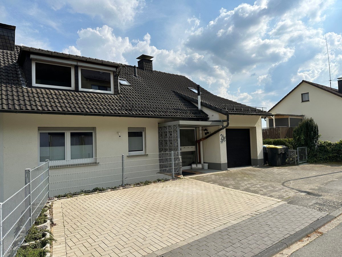 Mehrfamilienhaus zum Kauf 298.000 € 9 Zimmer 247 m²<br/>Wohnfläche 466 m²<br/>Grundstück Werdohl Werdohl 58791