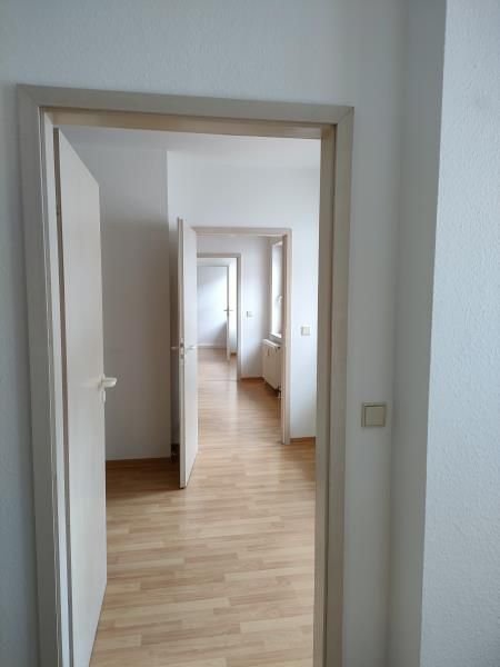 Wohnung zur Miete 340 € 3 Zimmer 70,2 m²<br/>Wohnfläche 1.<br/>Geschoss Laucha Laucha 06636