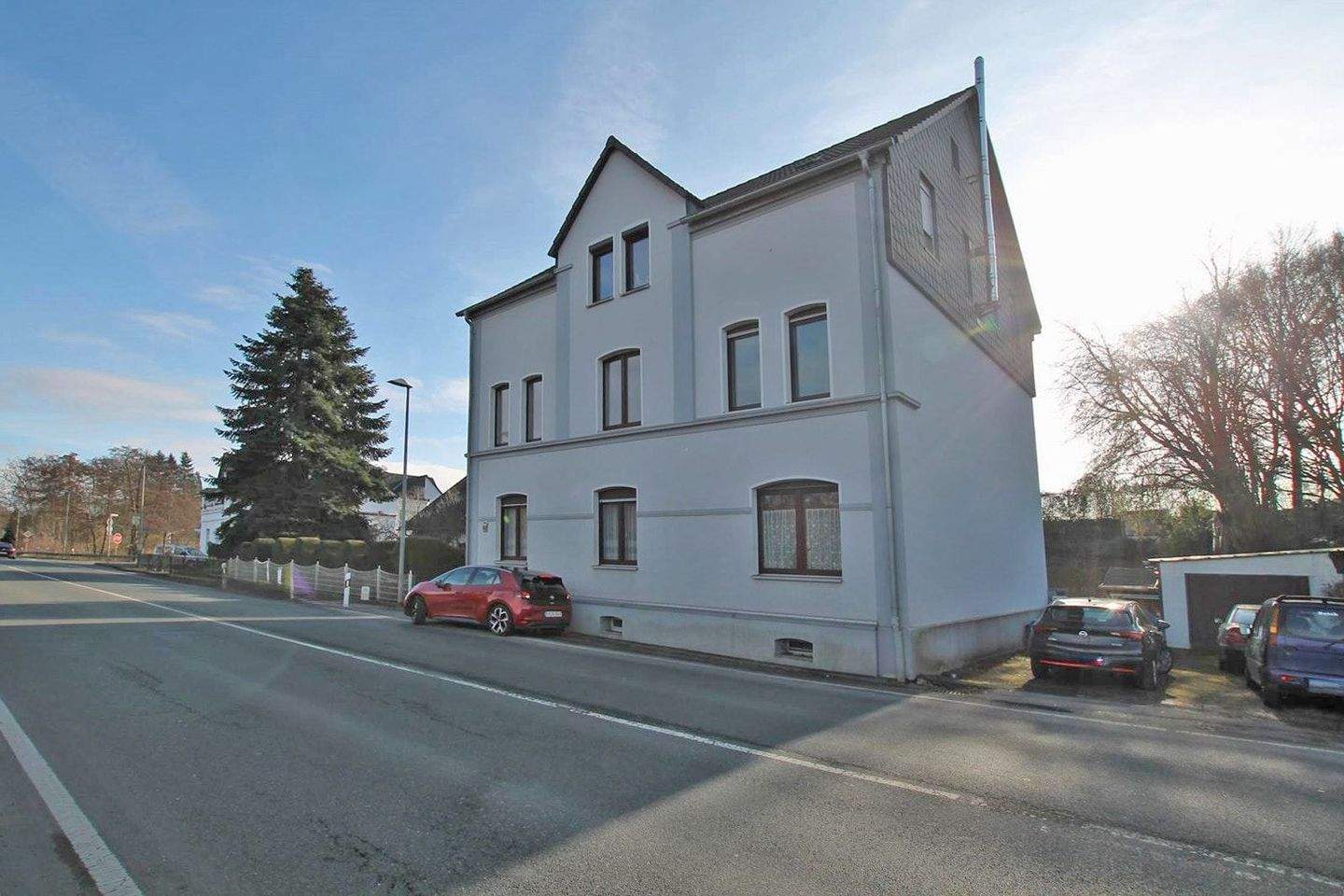 Immobilie in Wetter (Ruhr) - 3-Familienhaus mit großem Grundstück und viel Potenzial für Eigennutzer oder Kapitalanleger - Bild 1