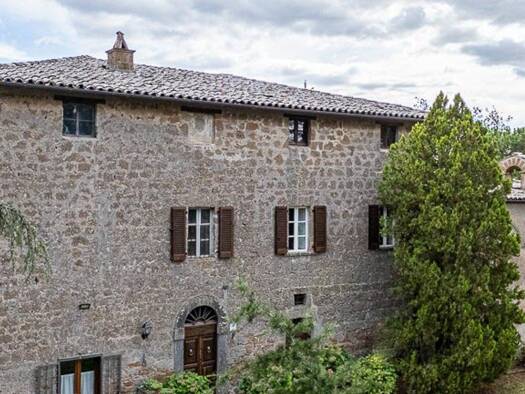 Haus zum Kauf 950.000 € 754 m² 170.000 m² Grundstück Lubriano 01020