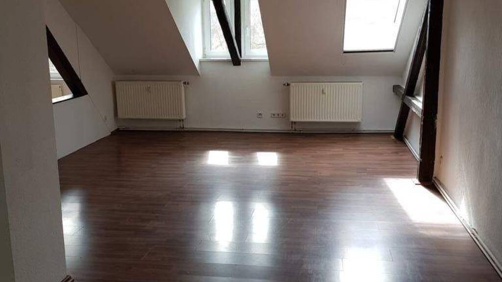 Wohnung zur Miete 575 € 4 Zimmer 125 m² frei ab 01.08.2026 Glauchau 08371
