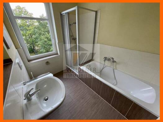 Wohnung zur Miete 350 € 2 Zimmer 57 m² 3. Geschoss frei ab sofort Plauensche Straße 123 Pforten Gera 07551