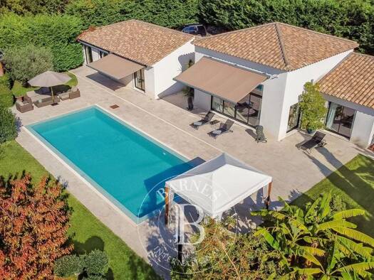 Haus zum Kauf 1.890.000 € 2.416 m² Grundstück Sud Roquefort-les-Pins 06330