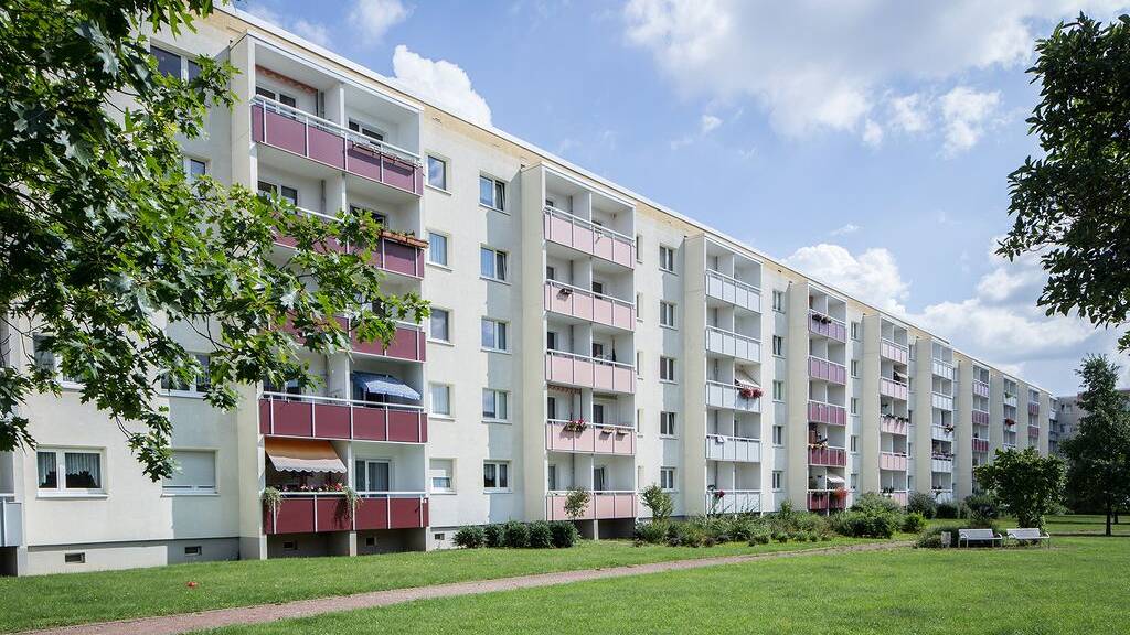 Wohnung zur Miete 342 € 3 Zimmer 57 m² 4. Geschoss Erhard-Hübener-Straße 29 Silberhöhe Halle 06132