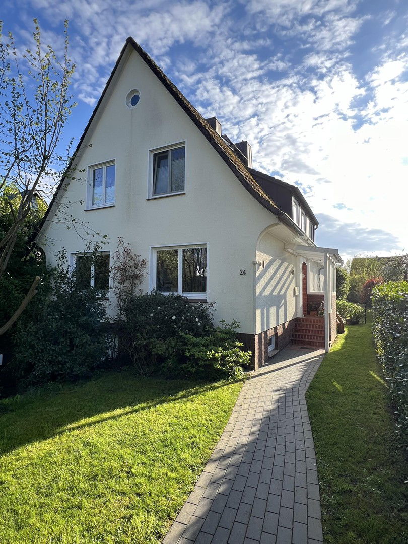 Einfamilienhaus zum Kauf provisionsfrei 1.560.000 € 6 Zimmer 200 m²<br/>Wohnfläche 1.196 m²<br/>Grundstück Hummelsbüttel Hamburg 22339