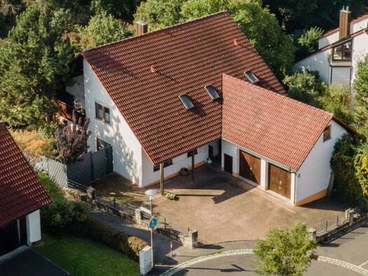 Einfamilienhaus zum Kauf 559.000 € 7 Zimmer 240 m² 699 m² Grundstück Lengfeld Würzburg 97076