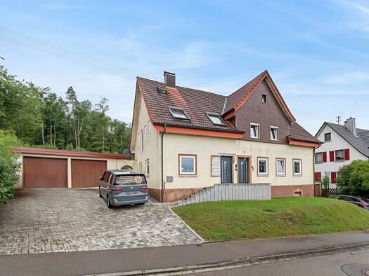 Mehrfamilienhaus zum Kauf 555.000 € 10 Zimmer 260 m² 1.634 m² Grundstück Zollhaus Blumberg 78176