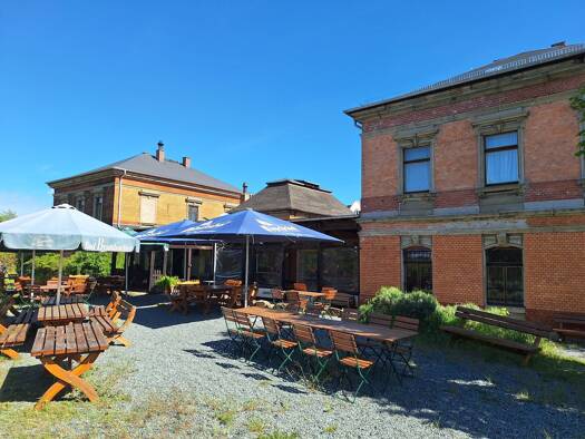 Restaurant zum Kauf 400 m² Gastrofläche 2.400 m² Grundstück Erfurtstraße Innenstadt Gera 07545