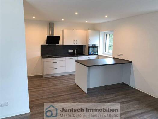 Wohnung zur Miete 850 € 3 Zimmer 80,7 m² 1. Geschoss frei ab sofort Dörstewitzer Str. 1 Schkopau 06258