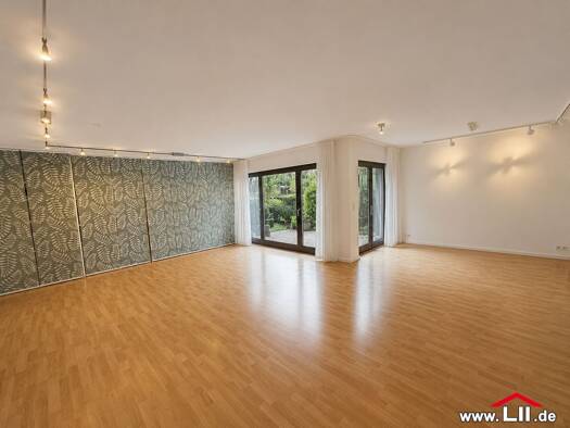 Haus zur Miete 2.400 € 5,5 Zimmer 173,2 m² 256 m² Grundstück Ober-Eschbach Bad Homburg vor der Höhe 61352