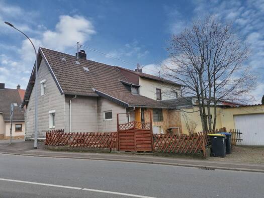 Doppelhaushälfte zum Kauf 93.000 € 5 Zimmer 110 m² 349 m² Grundstück Elversberg Spiesen-Elversberg 66583