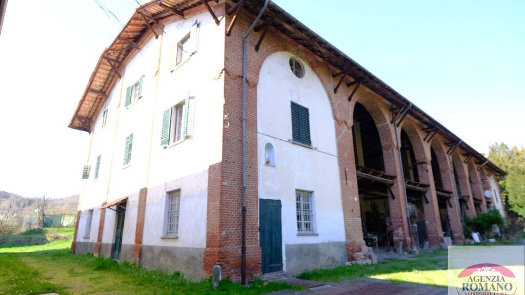 Villa zum Kauf 380.000 € 1 Zimmer 610 m² 53.130 m² Grundstück frei ab sofort Molare 15074