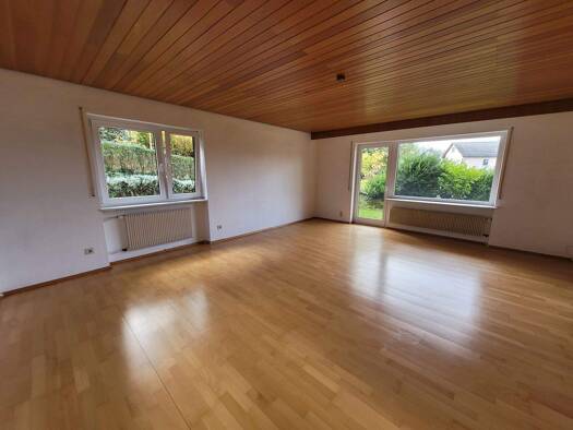 Wohnung zur Miete 550 € 2,5 Zimmer 85 m² EG frei ab sofort Kleinrinderfeld 97271