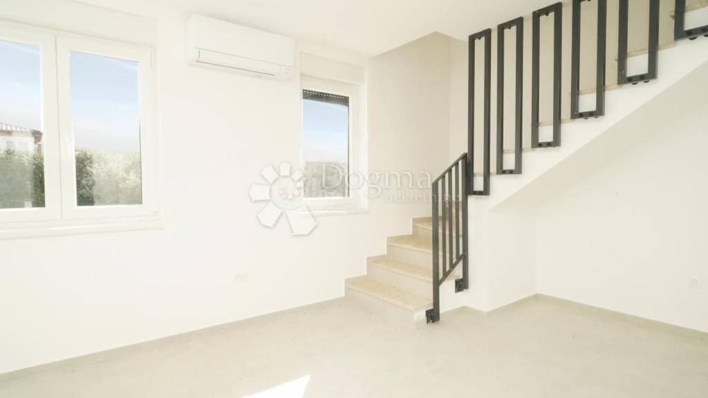 Wohnung zum Kauf 299.000 € 4 Zimmer 76 m² 1. Geschoss Luka