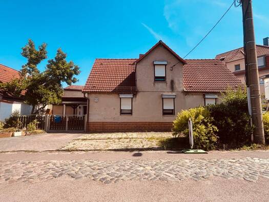 Einfamilienhaus zum Kauf 179.000 € 6 Zimmer 198 m² 455 m² Grundstück frei ab sofort Radewell-Osendorf Süd 06132