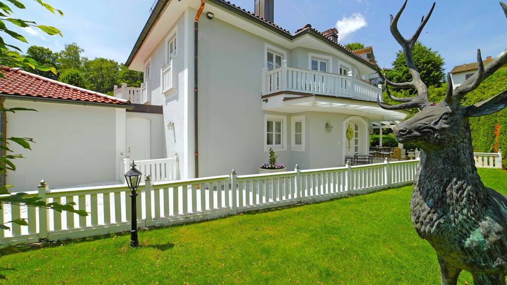 Villa zum Kauf 5.495.000 € 11 Zimmer 312 m² 1.698 m² Grundstück Starnberg 82319