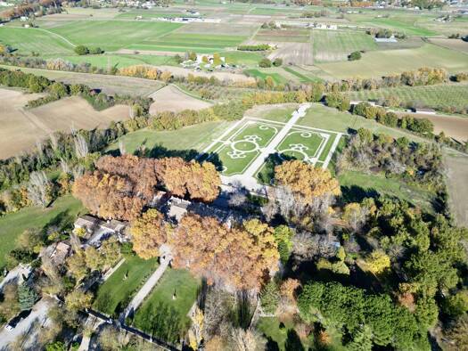 Schloss zum Kauf 5.900.000 € 1.500 m² 149.600 m² Grundstück FORCALQUIER 04300