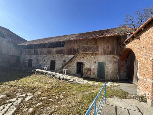 Haus zum Kauf 209.000 € 7 Zimmer 243 m² 3.409 m² Grundstück frei ab sofort Tittling 94104