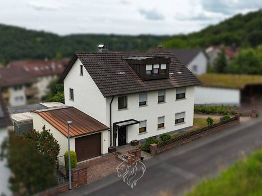Mehrfamilienhaus zum Kauf 464.000 € 9 Zimmer 286 m² 735 m² Grundstück Wertheim 97877