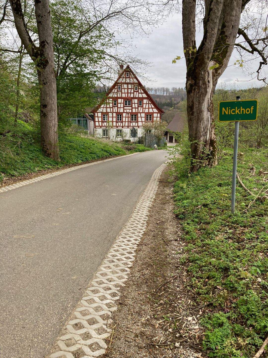 Immobilie in Inzigkofen - "Eine Liebe fürs Leben: Ihr besonderes Zuhause für Sie und Ihre Familie - am Tor zum Donautal, umgeben von sonniger, grüner Natur." - Bild 1