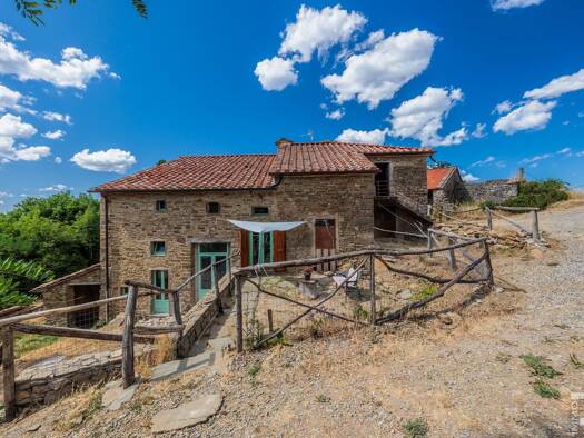 Haus zum Kauf 590.000 € 3 Zimmer 200 m² 52.000 m² Grundstück frei ab sofort Cortona