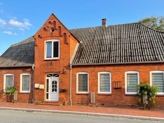 Mehrfamilienhaus zum Kauf 216.127 € 9 Zimmer 180 m² 641 m² Grundstück Schwabstedt 25876