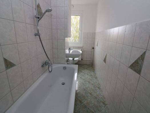 Wohnung zur Miete 379 € 3 Zimmer 58,5 m² 4. Geschoss Maxim-Gorki-Straße 58 Freiberg 09599