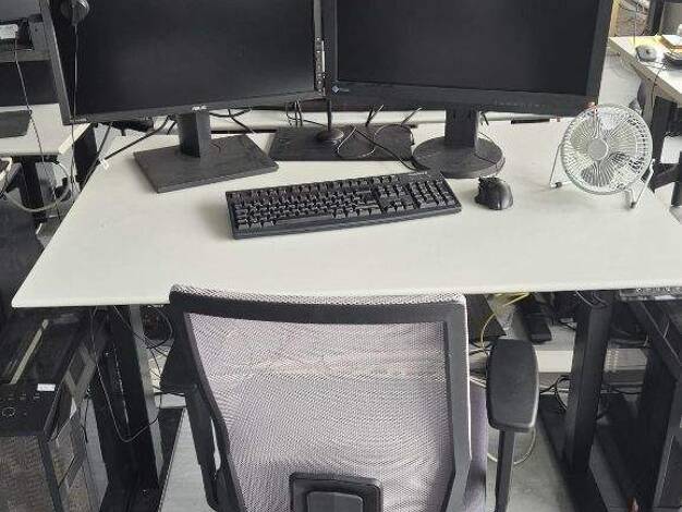 Bürofläche zur Miete provisionsfrei 330 € 4 m² Bürofläche Adi-Maislinger-Str Sendling-Westpark München 81373