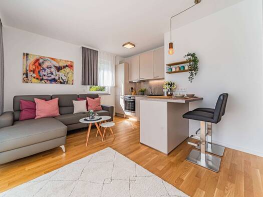 Wohnung zur Miete auf Zeit 1.590 € 2 Zimmer 33 m² frei ab 01.09.2026 Rödelheim Frankfurt am Main 60489
