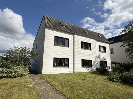 Mehrfamilienhaus zum Kauf als Kapitalanlage geeignet 258.000 € 10 Zimmer 331,3 m² 891 m² Grundstück Haseldorf 25489