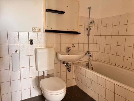 Wohnung zur Miete 350 € 3 Zimmer 68,6 m² EG frei ab sofort Straße der DSF 24 Zeulenroda Zeulenroda-Triebes 07937