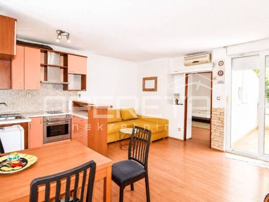 Wohnung zur Miete 600 € 2 Zimmer 54 m² Solin