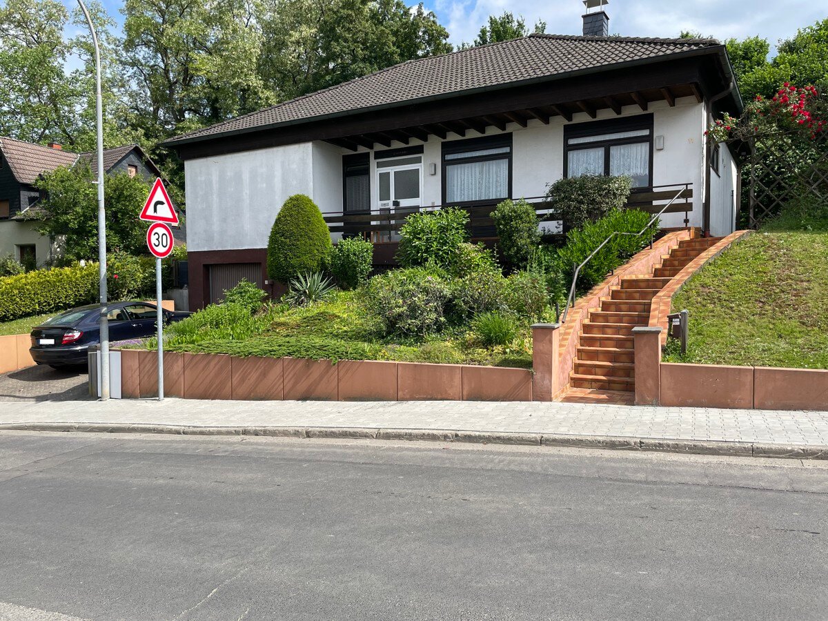 Bungalow zum Kauf 389.000 € 5 Zimmer 124 m²<br/>Wohnfläche 626 m²<br/>Grundstück Windecken Nidderau 61130