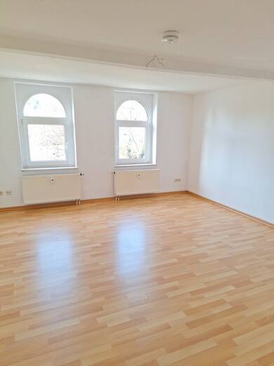 Wohnung zur Miete 300 € 3 Zimmer 74 m² Dachgeschoss, 3. Geschoss frei ab sofort Sperlingsberg 2 Reichenbach Reichenbach 08468