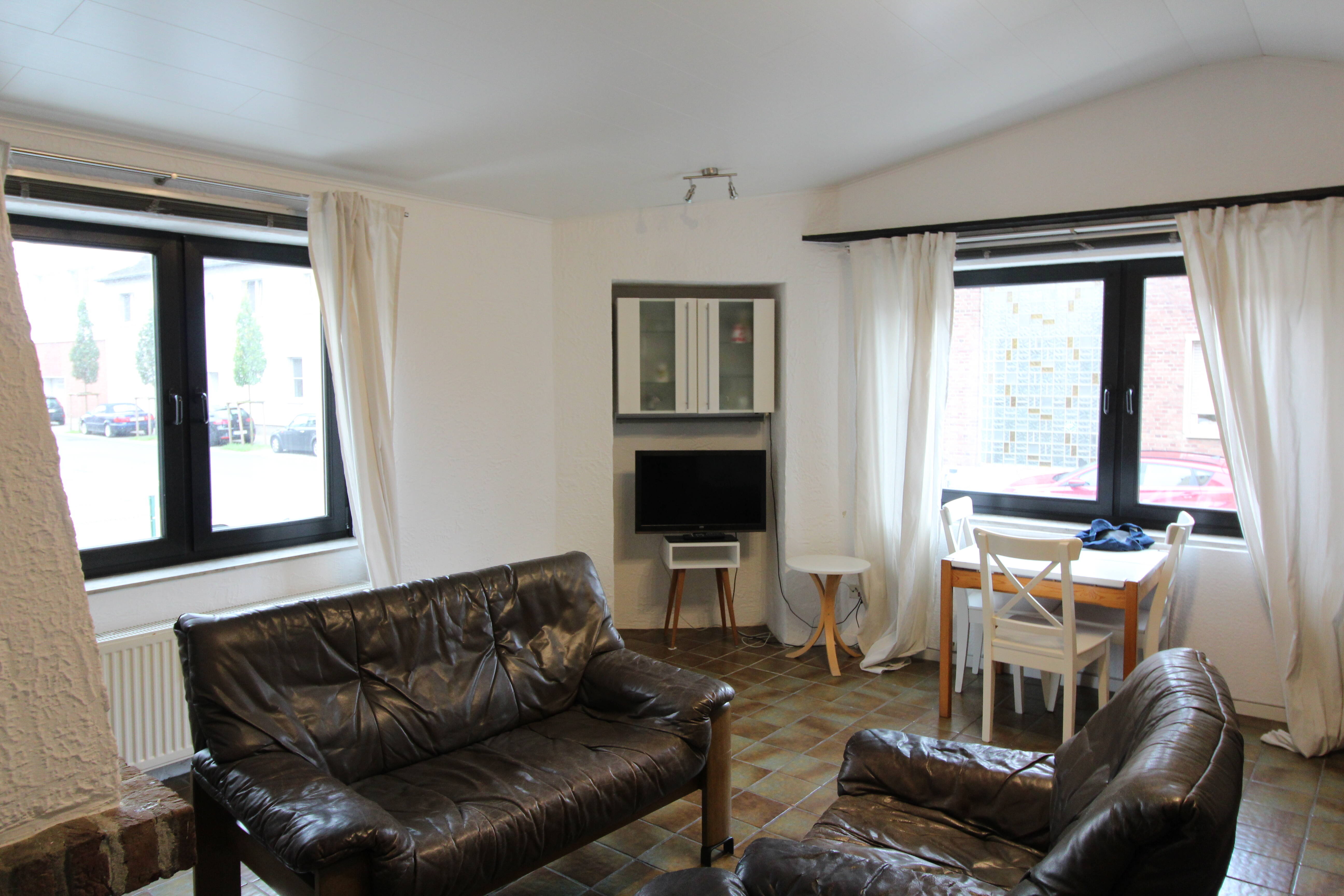 Wohnung zum Kauf 89.000 € 2 Zimmer 46 m²<br/>Wohnfläche EG<br/>Geschoss ab sofort<br/>Verfügbarkeit Düren Düren 52349