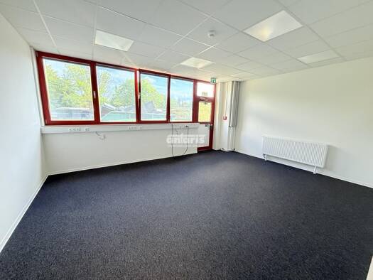 Bürofläche zur Miete 7,50 € 1.960,8 m² Bürofläche teilbar ab 350 m² Industriegebiet West Weimar 99427