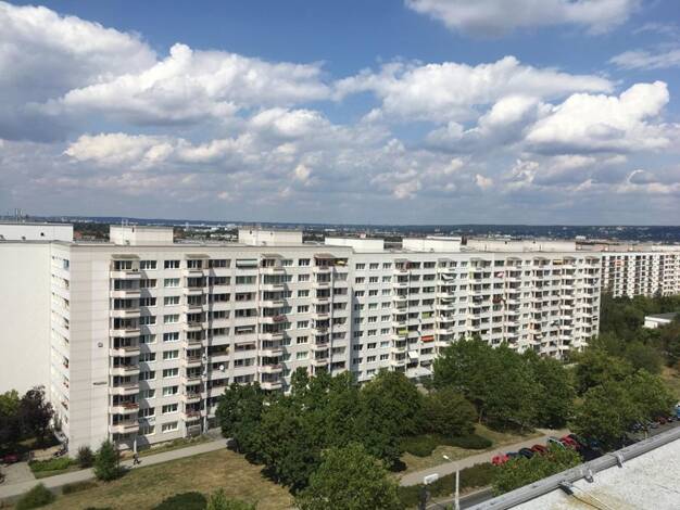 Wohnung zur Miete 625 € 3 Zimmer 80,3 m² 5. Geschoss frei ab 16.10.2026 Herzberger Straße 24 Prohlis-Nord Dresden 01239
