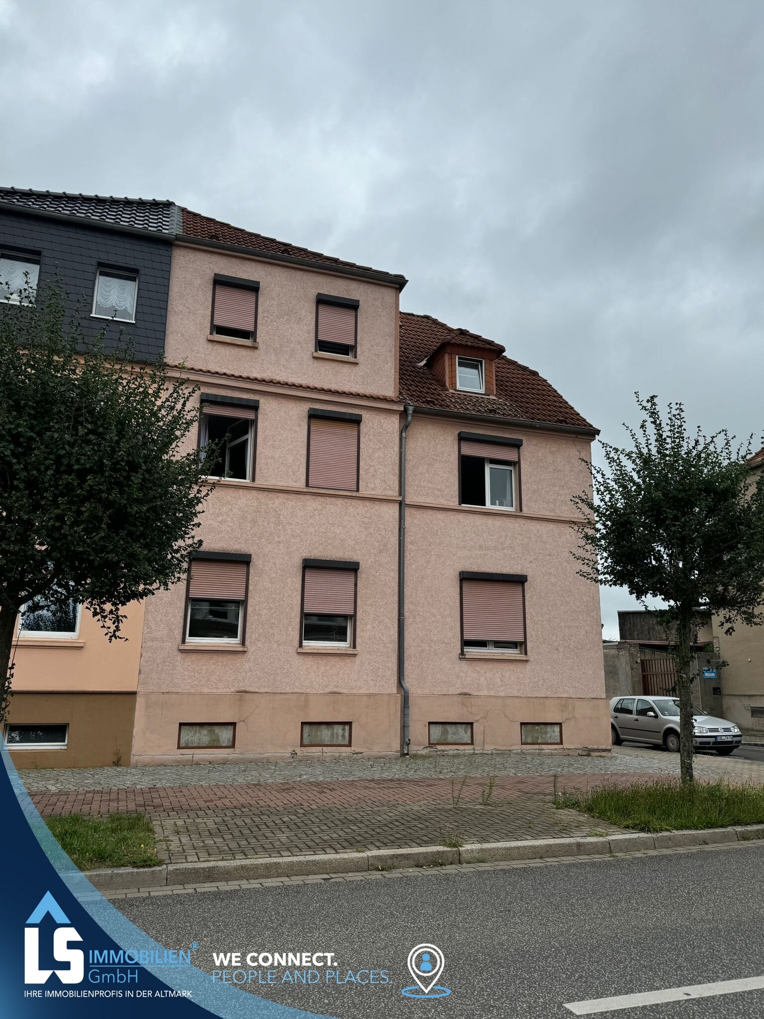 Mehrfamilienhaus zum Kauf 349.000 € 9 Zimmer 210 m²<br/>Wohnfläche 363 m²<br/>Grundstück Tangermünde Tangermünde 39590