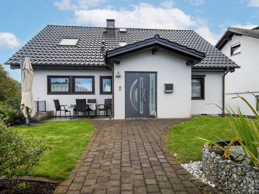 Mehrfamilienhaus zum Kauf 340.000 € 8 Zimmer 176 m² 616 m² Grundstück Hülschotten Finnentrop 57413