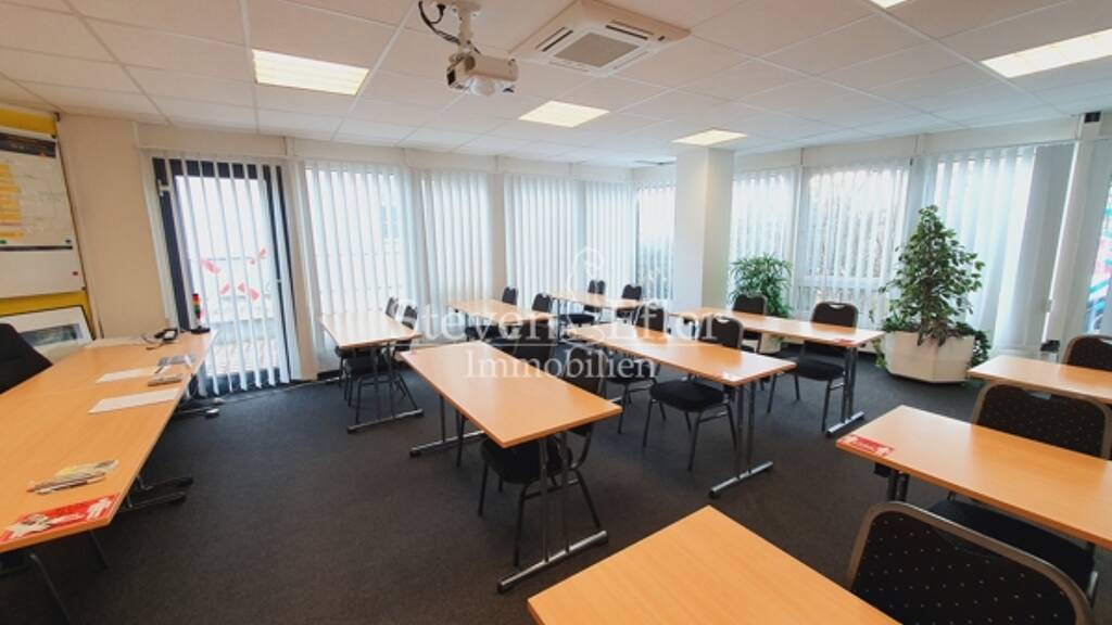 Bürofläche zur Miete 2.218 € 277,3 m² Bürofläche Ziegelstein Nürnberg 90411