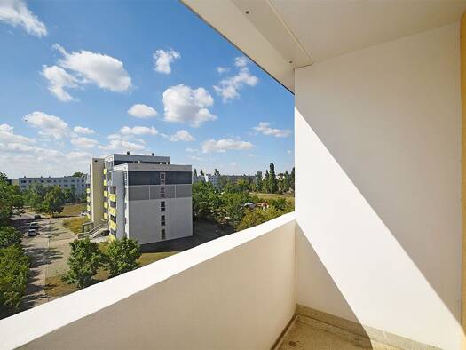 Wohnung zur Miete 347 € 3 Zimmer 57,9 m² 5. Geschoss Genthiner Straße 8 Silberhöhe Süd 06132