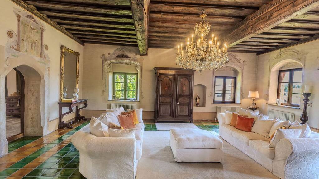 Schloss zum Kauf 11 Zimmer 545 m² 7.800 m² Grundstück Peterskirchen Dietersburg 84378