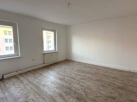 Wohnung zur Miete 820 € 5 Zimmer 110 m² 2. Geschoss frei ab 01.03.2026 Innenstadt Dessau 06842