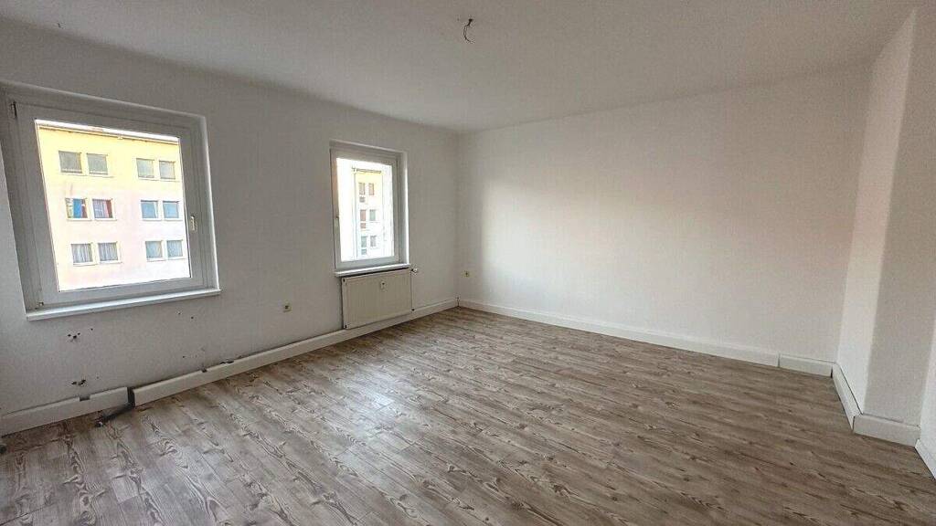 Wohnung zur Miete 820 € 5 Zimmer 110 m² 2. Geschoss frei ab 01.03.2026 Innenstadt Dessau 06842