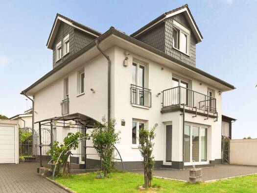 Einfamilienhaus zum Kauf 1.200.000 € 8 Zimmer 222 m² 642 m² Grundstück Mitte Heiligenhaus 42579