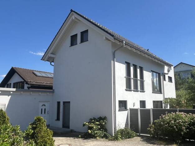 Einfamilienhaus zum Kauf 1.080.000 € 5 Zimmer 176 m² 501 m² Grundstück Schloßberg Stephanskirchen 83071