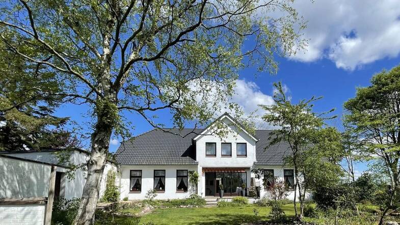 Einfamilienhaus zum Kauf provisionsfrei 349.000 € 9 Zimmer 270 m² 4.150 m² Grundstück Aventoft 25927